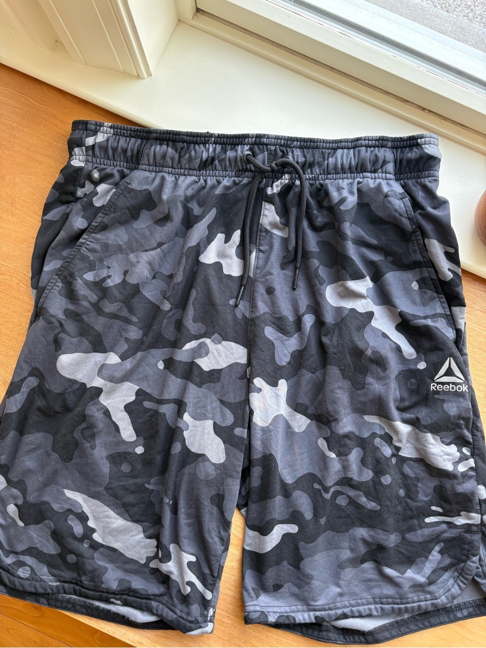 Reebok Men’s Black & Gray Camo Athletic Shorts - Picture 15 of 15